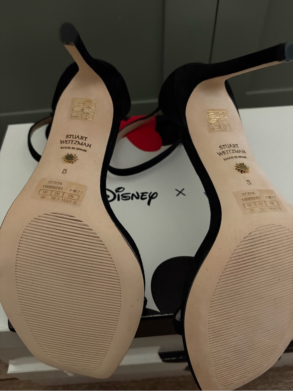New in Box Disney x Stuart Weitzman Minnie and Mickey Heels Size 8 - Picture 6 of 15